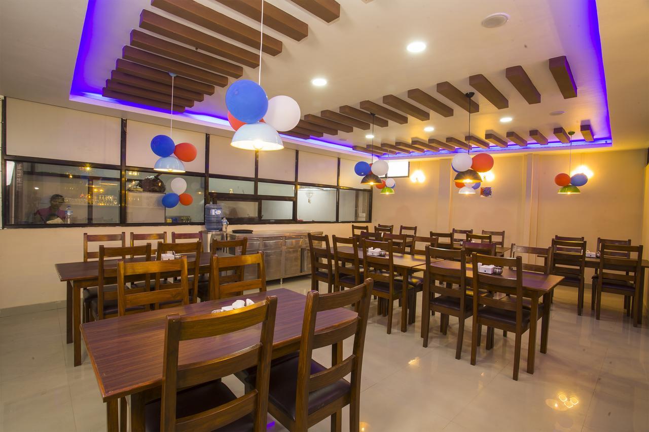 Oyo 146 Somewhere Hotel & Resturant Katmandu Dış mekan fotoğraf