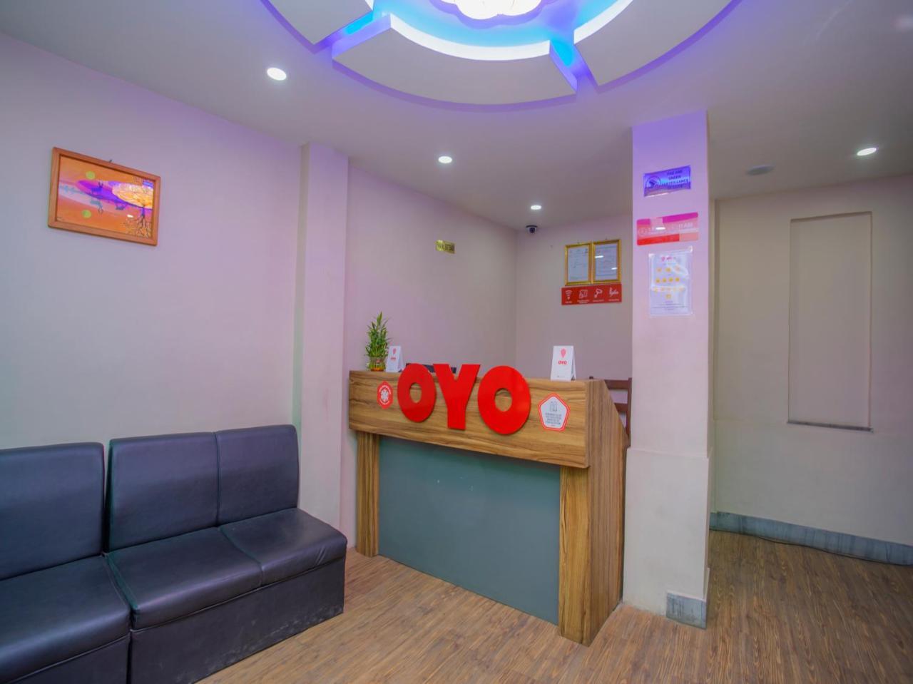 Oyo 146 Somewhere Hotel & Resturant Katmandu Dış mekan fotoğraf